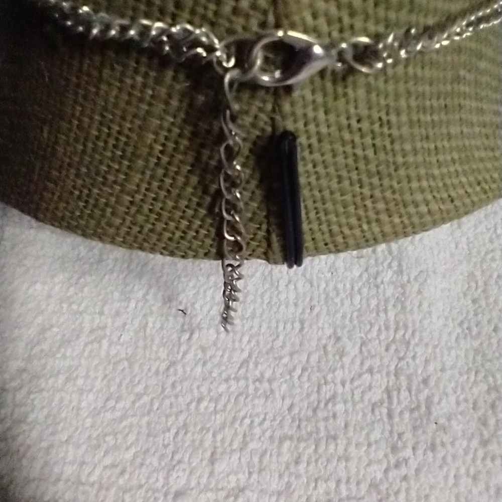 Silvertone black beads necklace - Picture 2 of 3